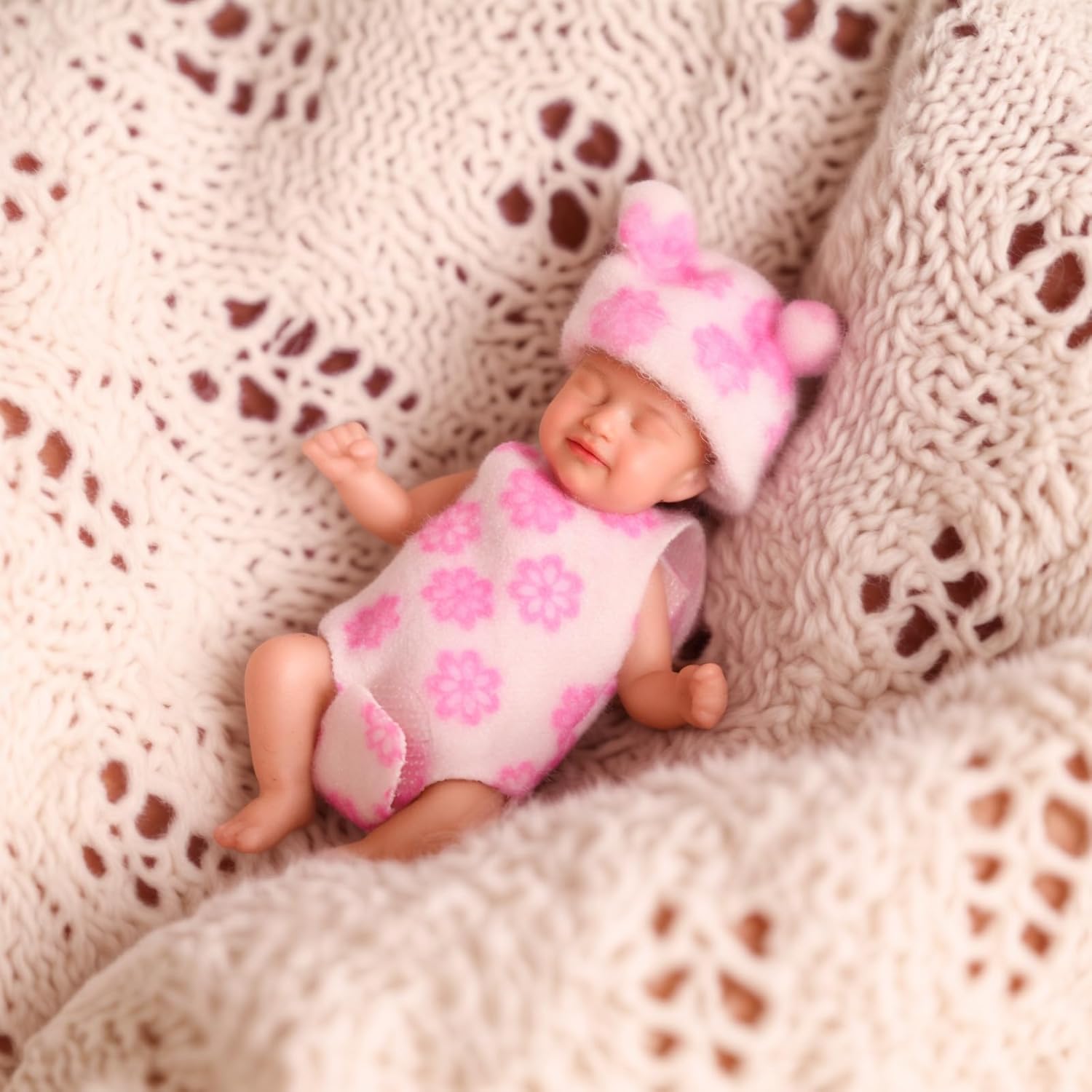 BABESIDE Mini Silicone Baby Doll, 3 Inch Realistic Reborn Baby Dolls Silicone Full Body Newborn Sleeping Little Mini Real Life Baby Dolls Girl Portable Miniature Baby Doll with Accessories Playset